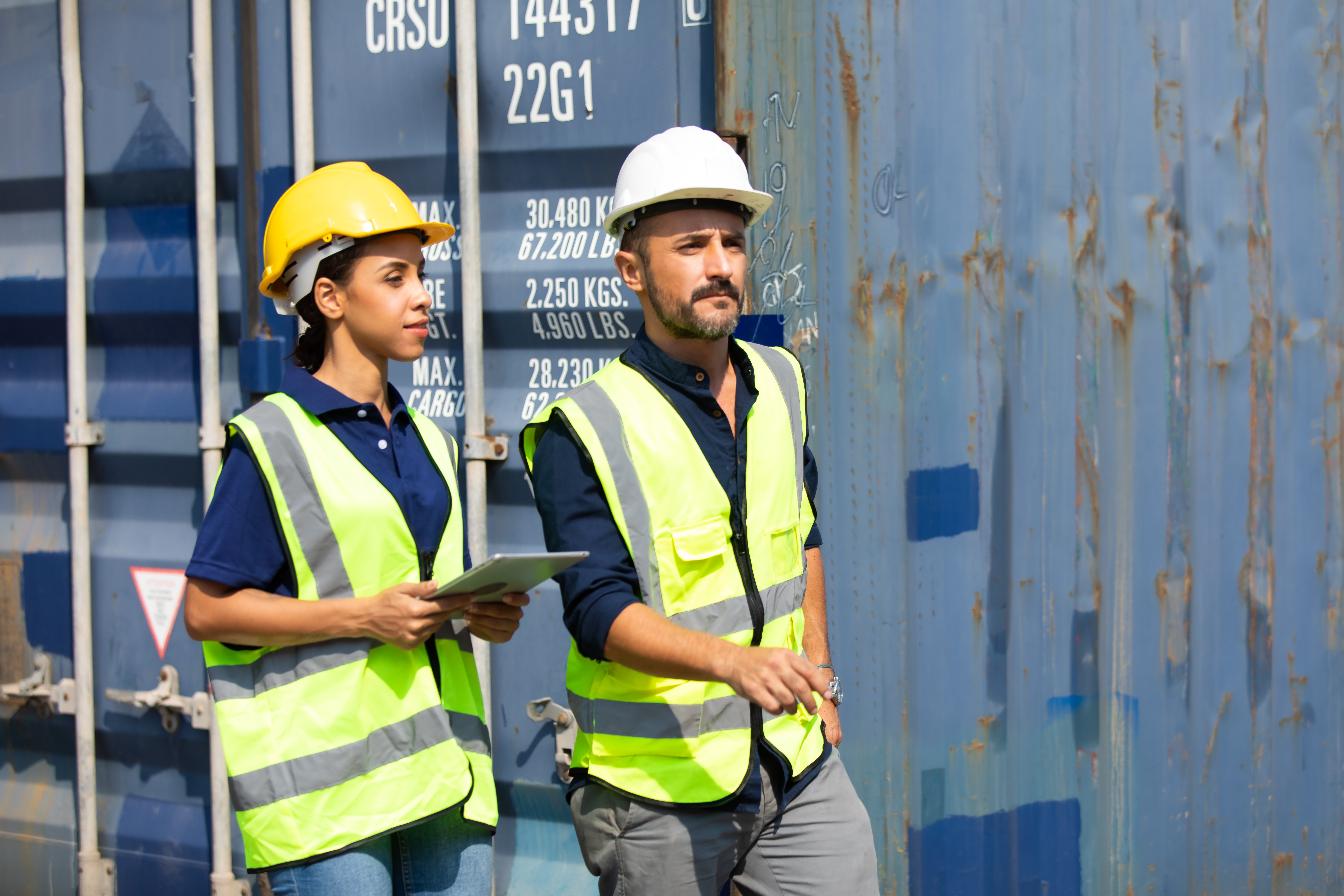 Qual é o correto: Container ou Contêiner? - Locall | Empresa de Locação de Containers em Barra Bonita/SP